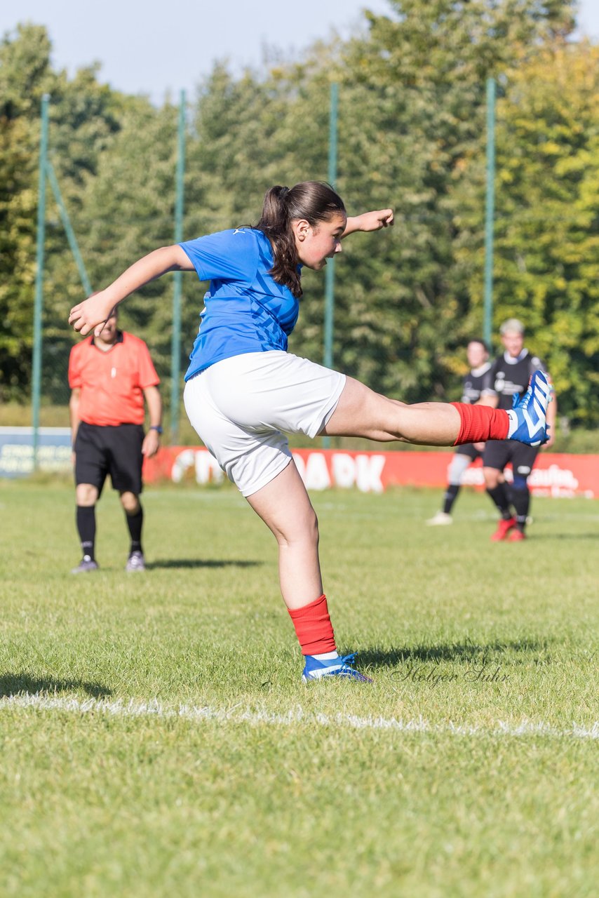 Bild 369 - F Holstein Kiel 2 - SSG Rot-Schwarz Kiel 2 : Ergebnis: 5:0